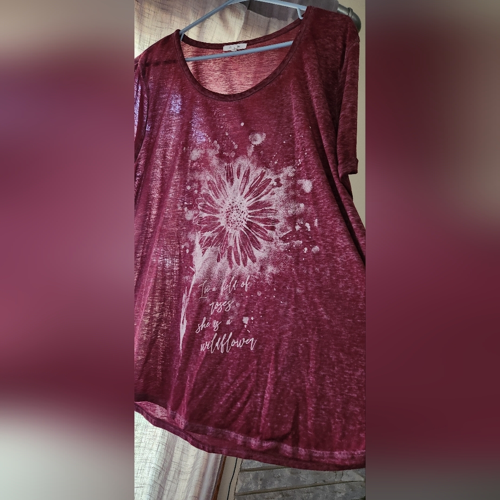 Maurices womens graphic tee